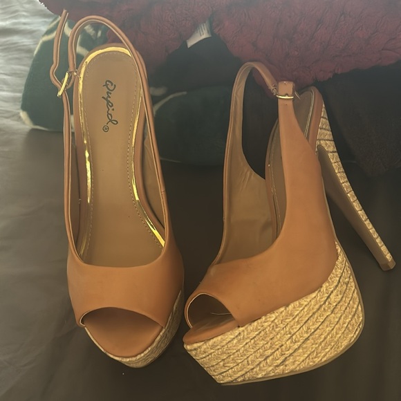 😍😍 Platform heels 👠 ☀️ - Picture 2 of 3